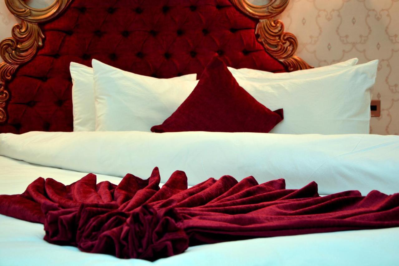 Deluxe Hotel Ganja Esterno foto