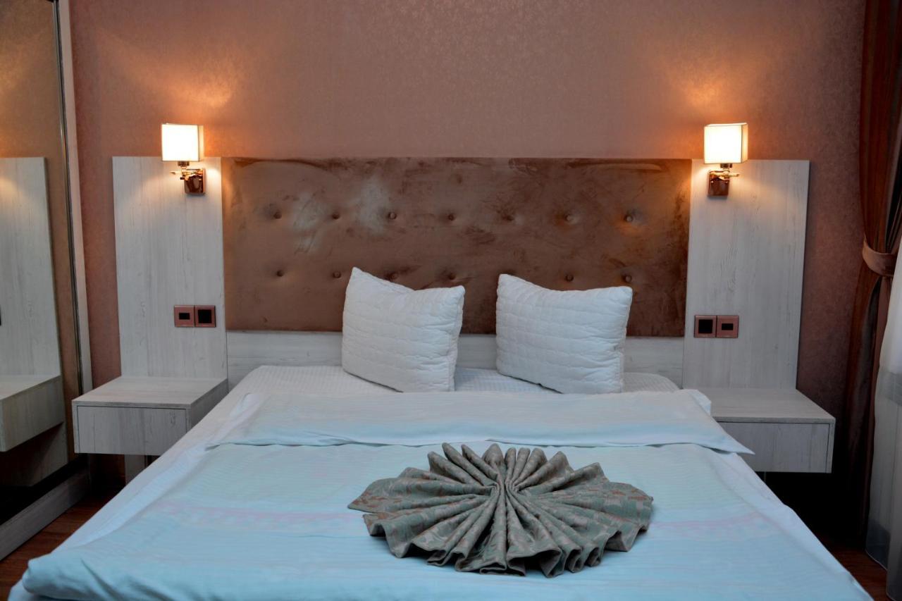 Deluxe Hotel Ganja Esterno foto