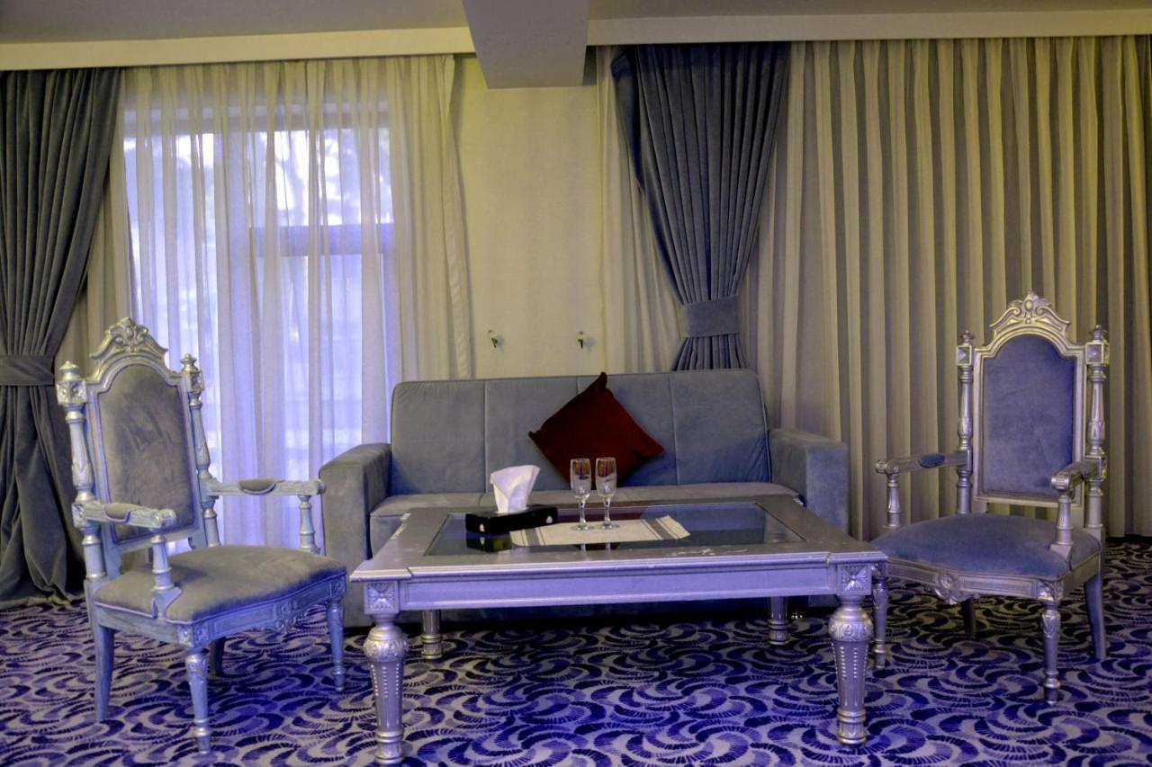 Deluxe Hotel Ganja Esterno foto